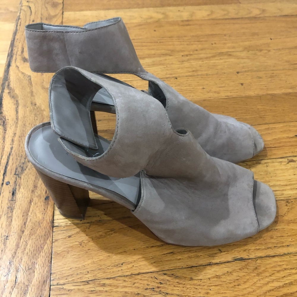 Cute summer heels!